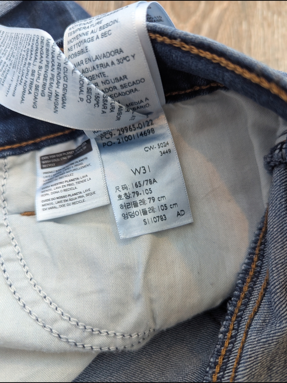 Levi's Mid Length Denim Shorts Size 31 Medium Wash Roll Hem - Picture 6 of 9